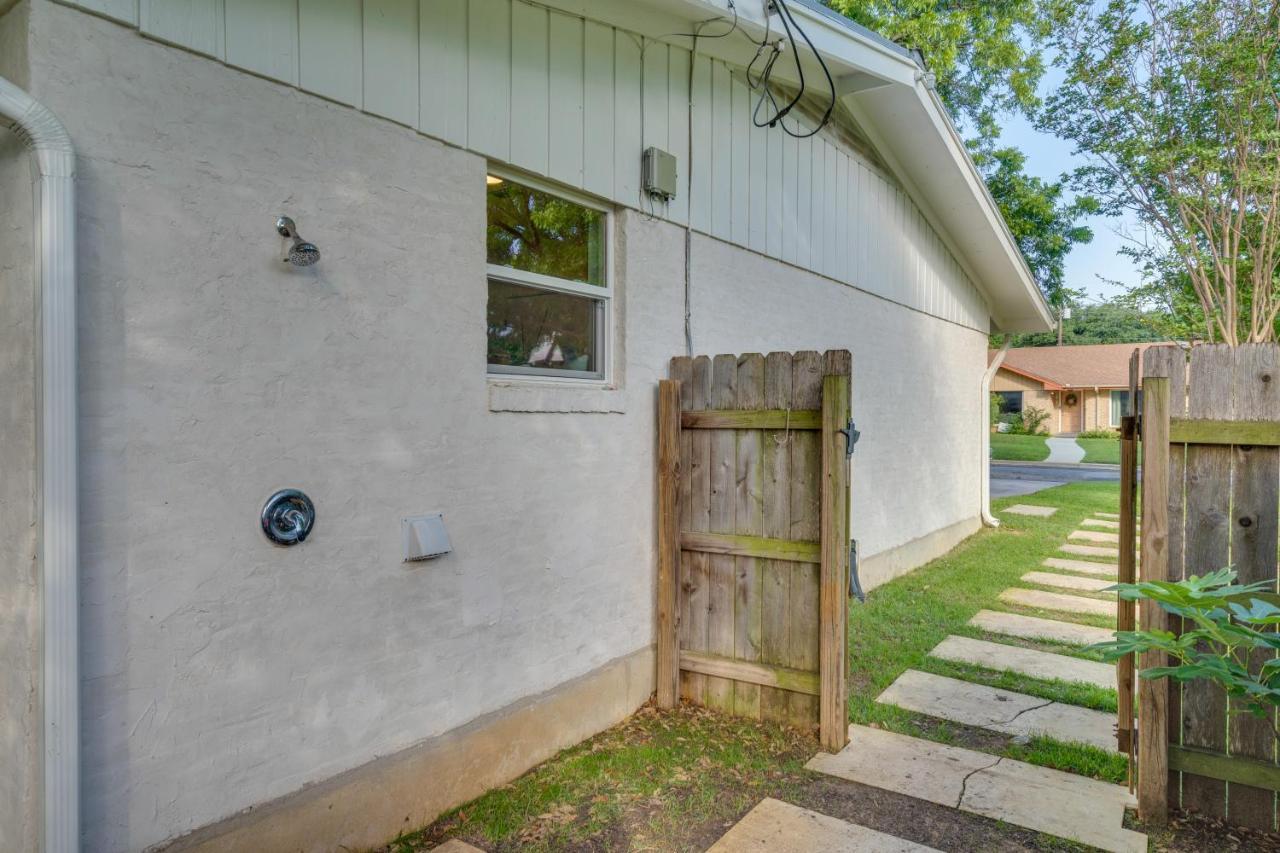 Central Austin Home Indoor And Outdoor Play Areas Exterior photo