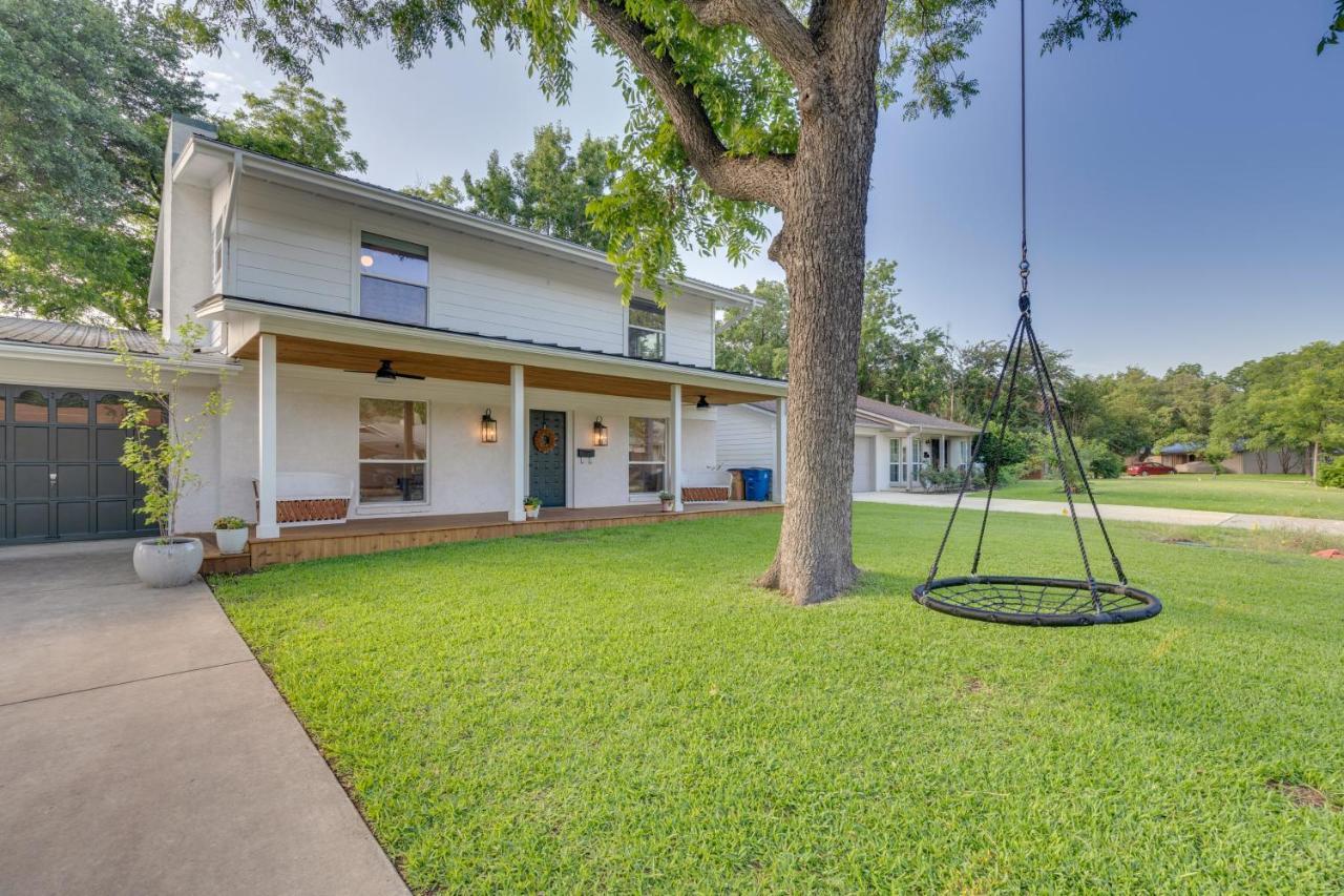 Central Austin Home Indoor And Outdoor Play Areas Exterior photo